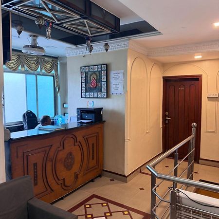 Hotel Tushar Pune Bagian luar foto