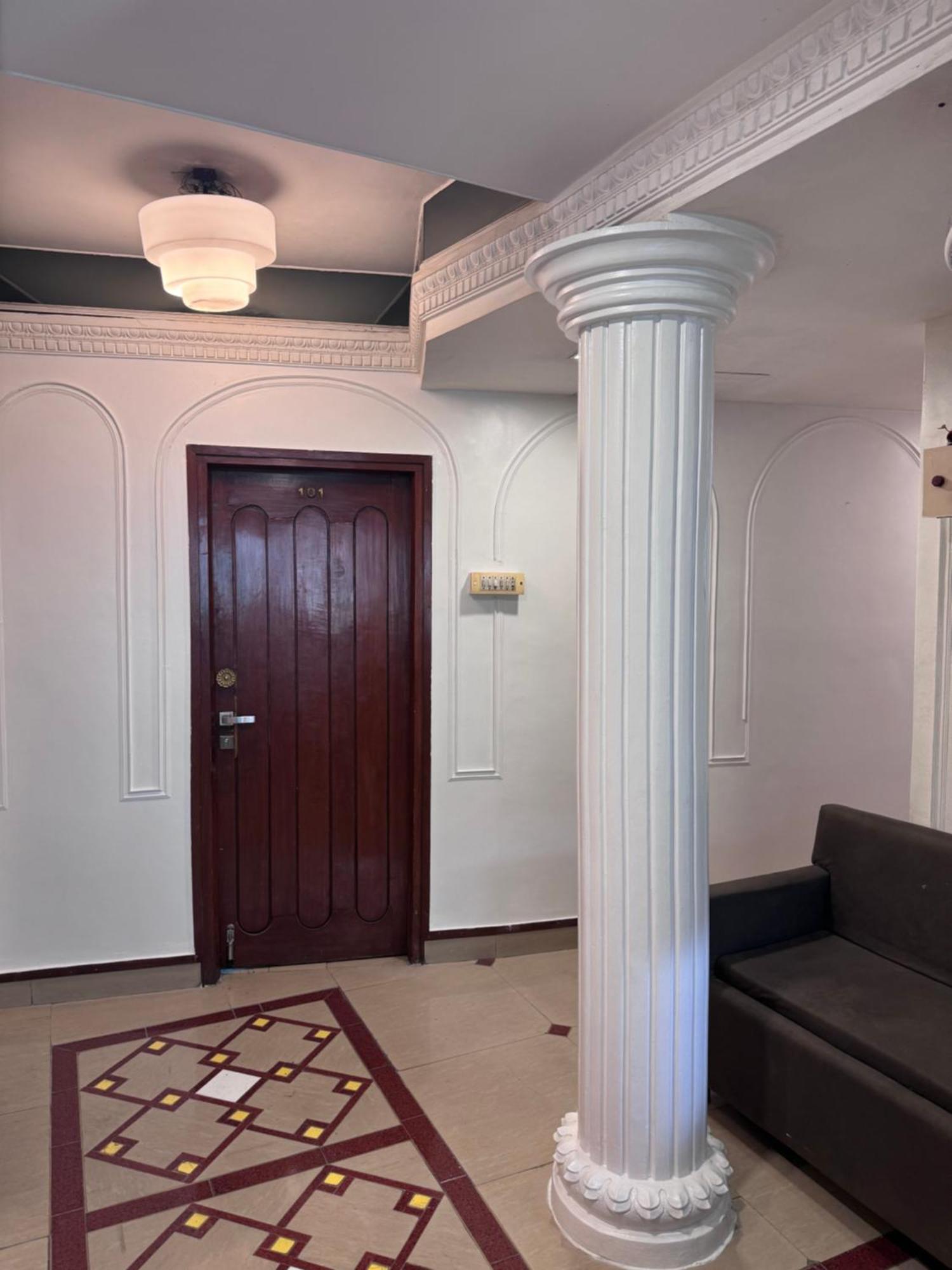 Hotel Tushar Pune Bagian luar foto