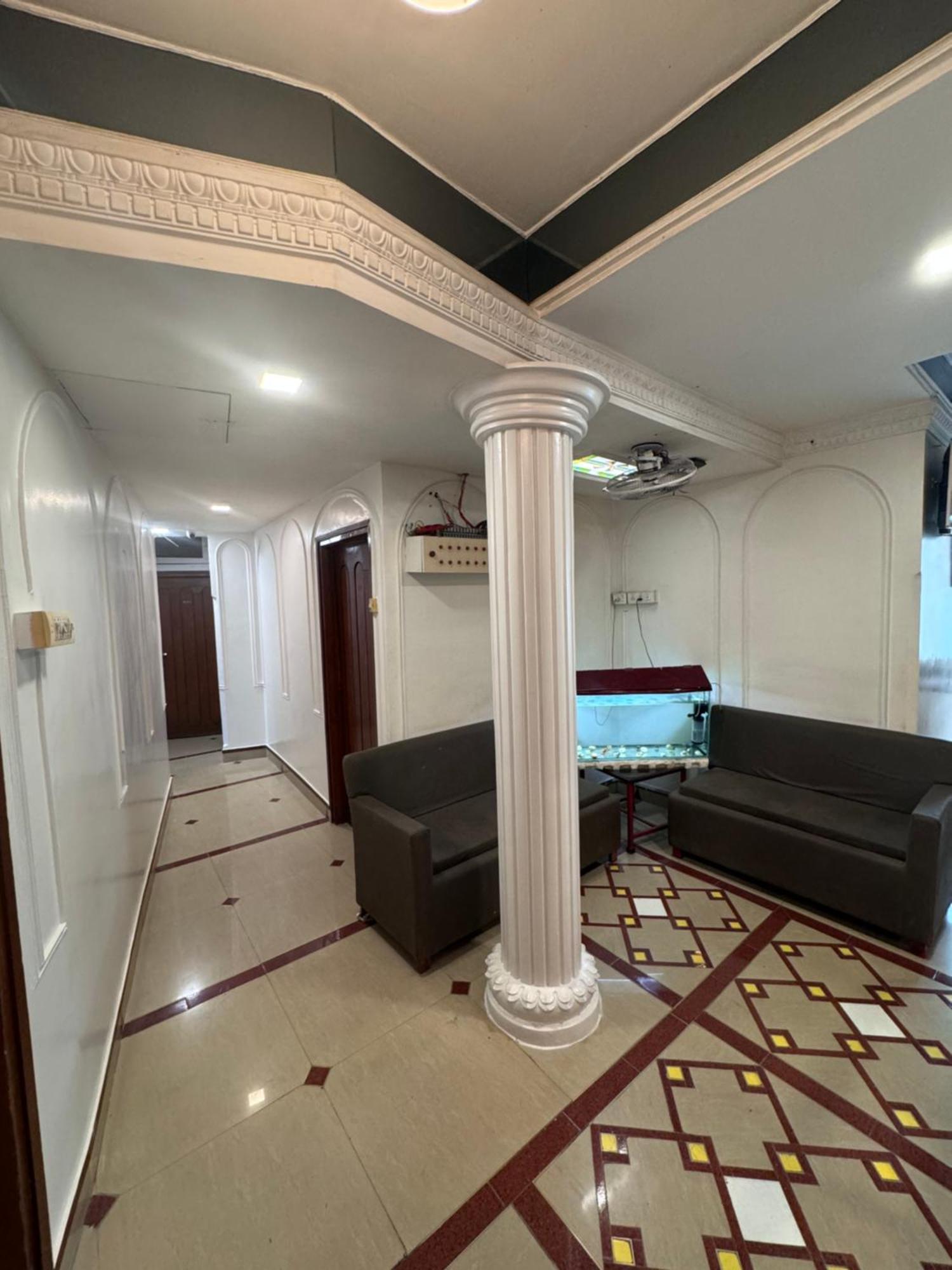 Hotel Tushar Pune Bagian luar foto