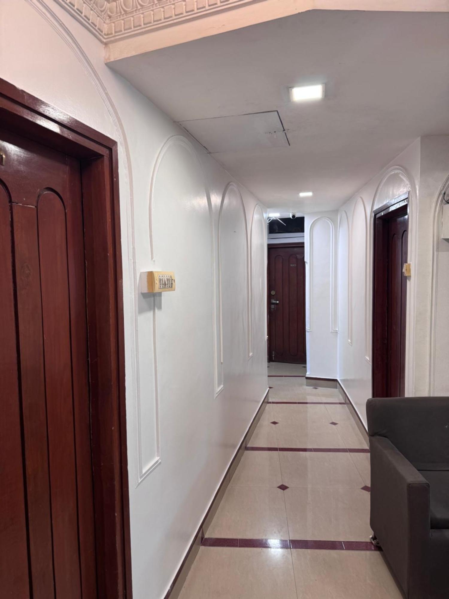 Hotel Tushar Pune Bagian luar foto