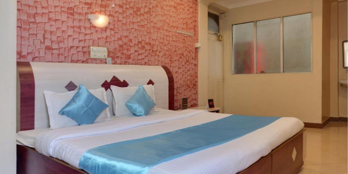 Hotel Tushar Pune Bagian luar foto