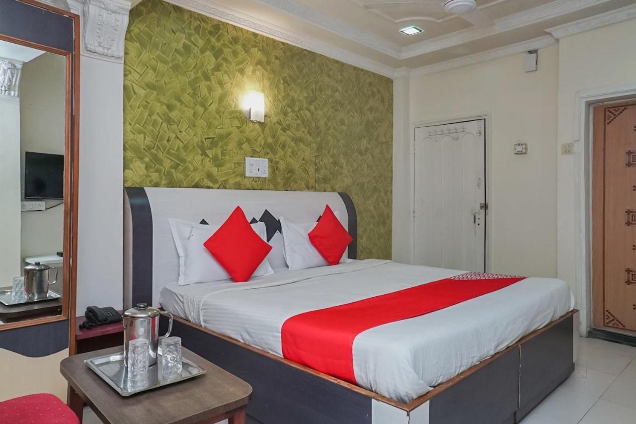 Hotel Tushar Pune Bagian luar foto