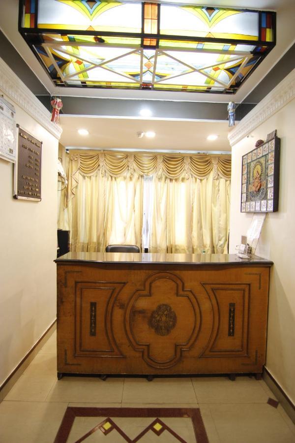 Hotel Tushar Pune Bagian luar foto